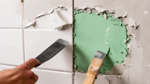 Jak usunąć płytki z płyty gipsowej